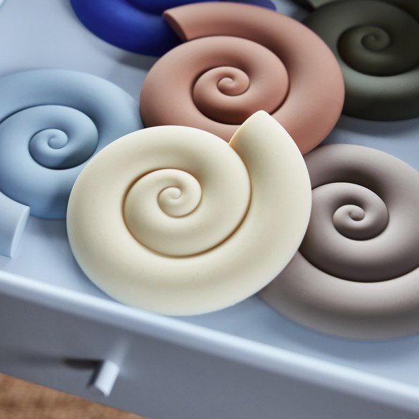 Silikonowa podkładka pod garnek 15x16,5 cm Nautilus – OYOY Living Design-image-2