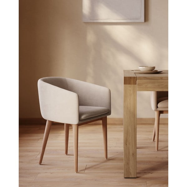 Kremowy tapicerowany fotel jadalniany z podłokietnikami Harlan – Kave Home-image-1