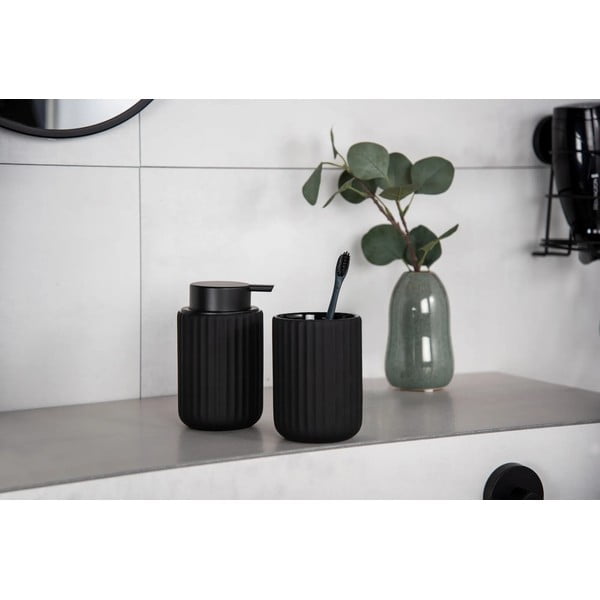 Zestaw ceramicznych akcesoriów łazienkowych w kolorze matowej czerni Belluno – Wenko-image-1