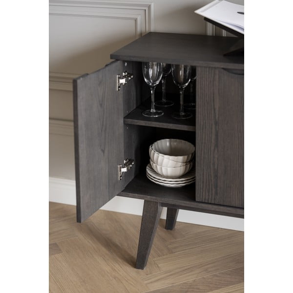 Brązowa niska komoda w dekorze dębu 150x85 cm Filippa – Rowico-image-4