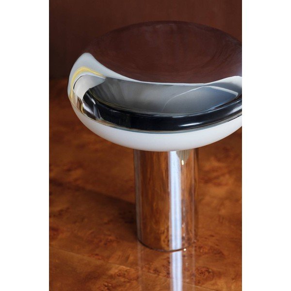 Metalowa lampa stołowa w kolorze srebra z połyskiem (wysokość 32 cm) Paneta – Jotex-image-2