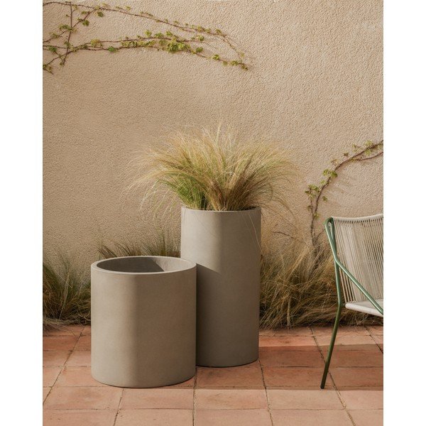 Betonowa osłonka na doniczkę ø 42 cm Aiguablava – Kave Home-image-1