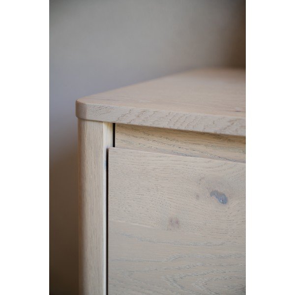 Komoda w dekorze dębu w jasnym naturalnym kolorze 180x50x40 cm Melstone – Rowico-image-3