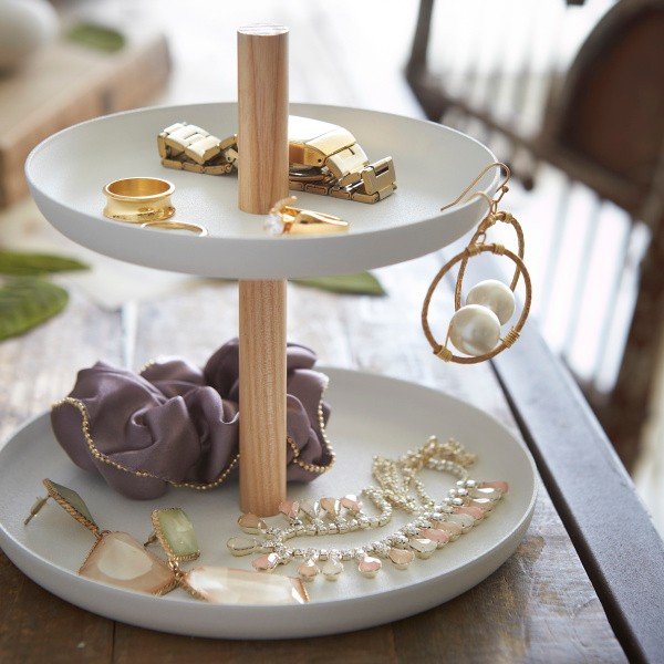 2-poziomowa biała etażerka z detalem z bukowego drewna YAMAZAKI Tosca-image-1