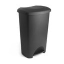 Czarny plastikowy kosz na śmieci z pedałem 50 l – Addis