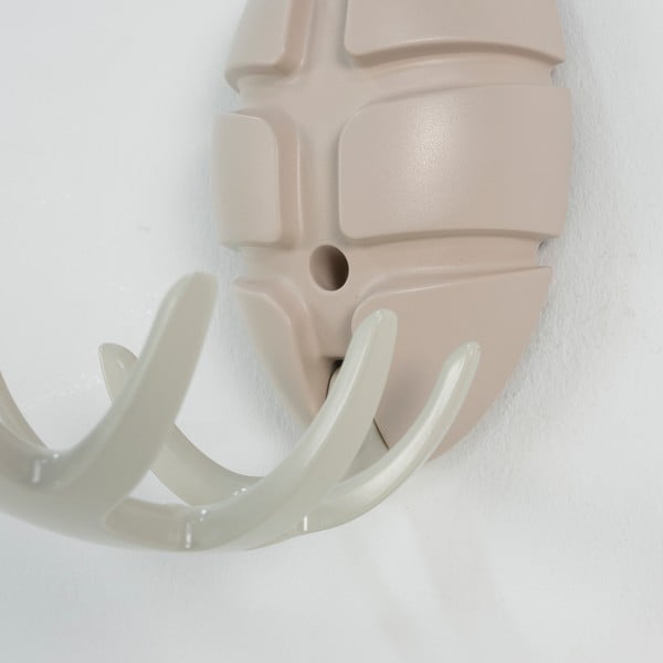 Beżowy ścienny plastikowy haczyk Bug – Spinder Design-image-4