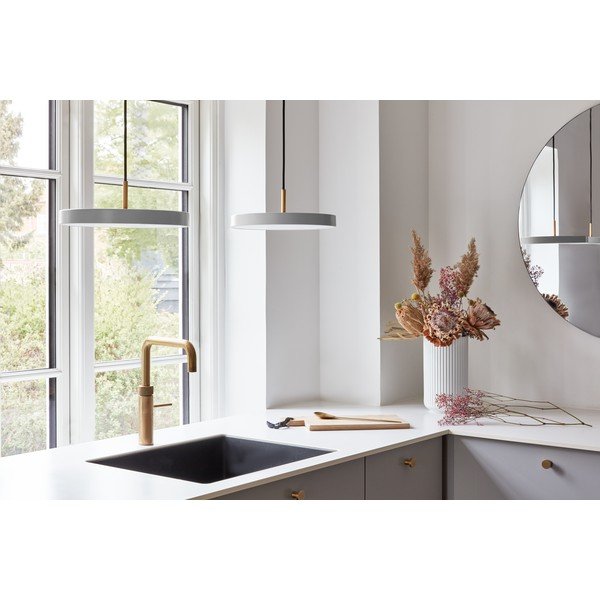 Jasnoszara lampa wisząca LED z metalowym kloszem ø 31 cm Asteria Mini – UMAGE-image-1