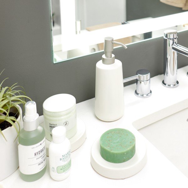 Biała ceramiczna mydelniczka iDesign Eco Vanity-image-3