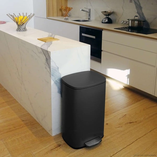 Stalowy kosz na śmieci z pedałem w kolorze matowej czerni 50 l   Akira – Spirella-image-1