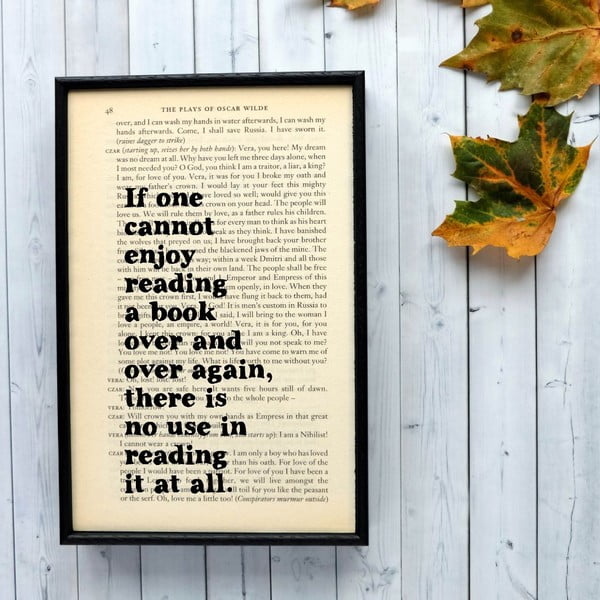 Plakat w
  drewnianej ramie Oscar Wilde Reading