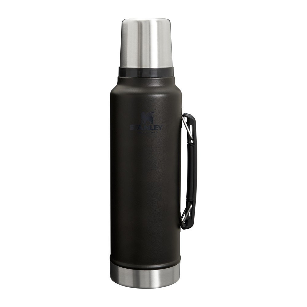Czarny termos ze stali nierdzewnej 1,4 l Legendary Classic Bottle Black 2.0 – Stanley