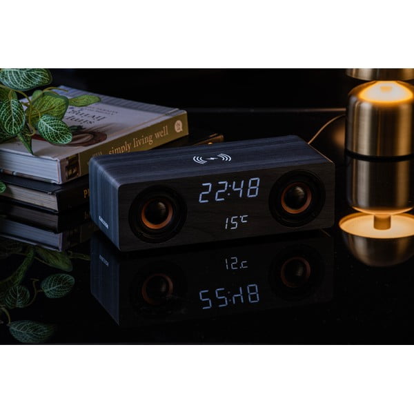Radiobudzik cyfrowy  z ładowarką bezprzewodową Classic BT – Karlsson-image-4
