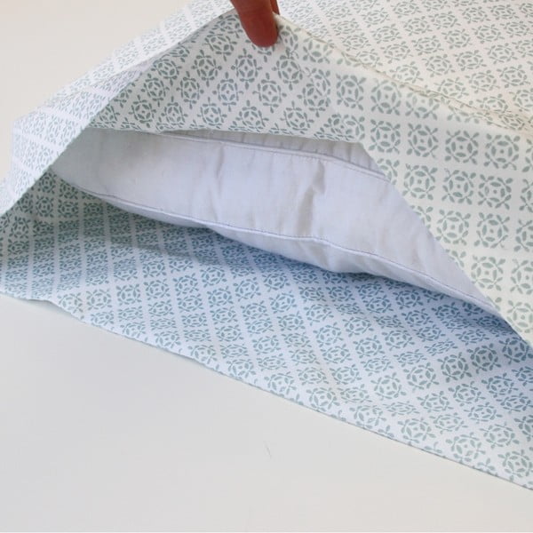 Zestaw 2 czarnych poszewek na poduszki Happy Friday Basic, 50x80 cm-image-1