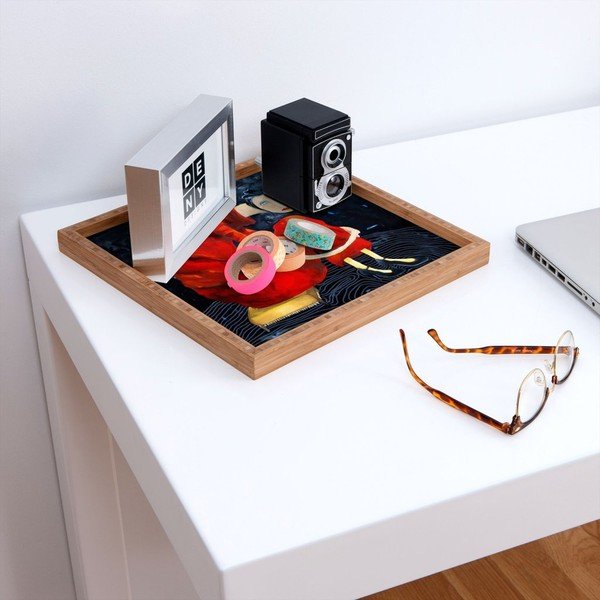 Drewniana taca dekoracyjna Red Lady, 40x40 cm-image-1