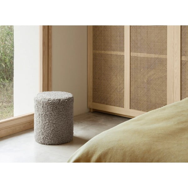 Szary puf z materiału bouclé Teddy – Blomus-image-1