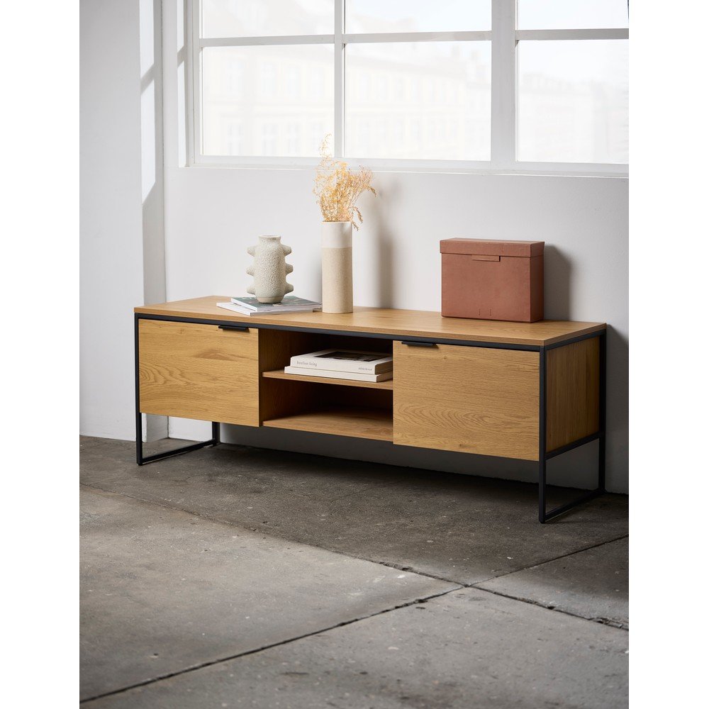 Szafka pod TV w dekorze dębu w naturalnym kolorze 155x55x45 cm Cesura – Unique Furniture (zdjęcie 3)