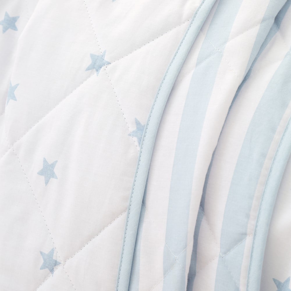 Biało-niebieska bawełniana narzuta dziecięca pikowana 135x190 cm Mini Star & Stripes – Bianca (zdjęcie 4)