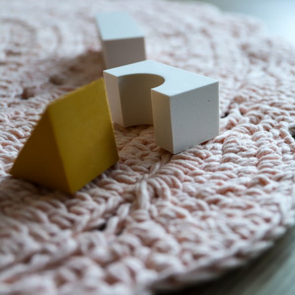 Różowy ręcznie haftowany dywan z bawełny Nattiot Alma, ø 120 cm-image-1