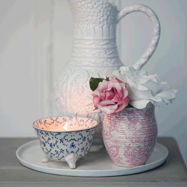 Zestaw świecznik i wazon ze sztucznymi kwiatami Floral