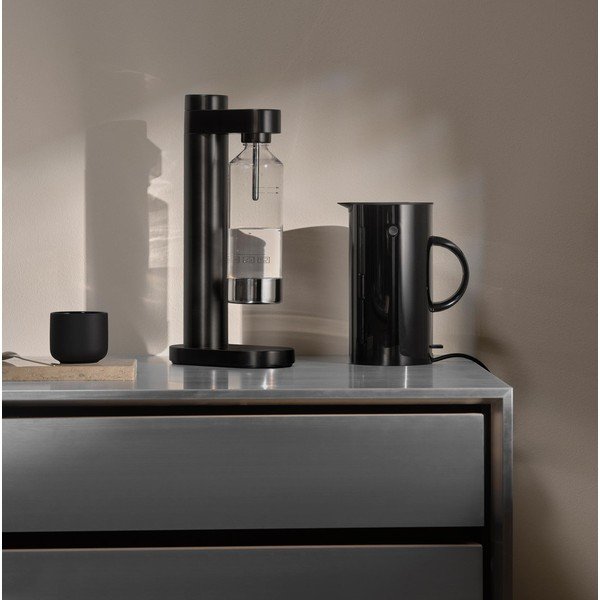 Czarny plastikowy czajnik elektryczny 1,5 l EM77 – Stelton-image-1