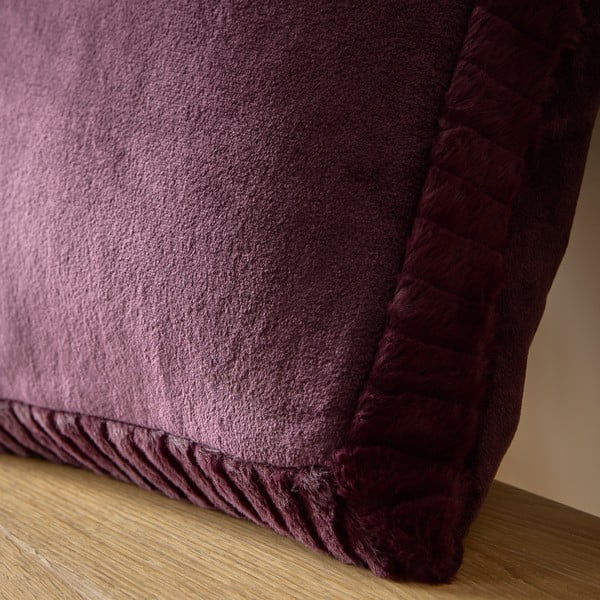 Poduszka dekoracyjna z mikropluszu 55x55 cm Velvet and Faux Fur – Catherine Lansfield-image-2