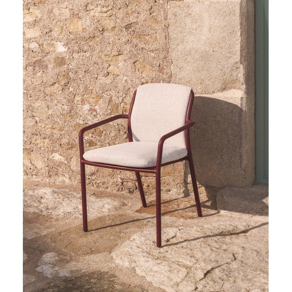 Bordowe tapicerowane krzesło ogrodowe Linosa – Kave Home-image-1