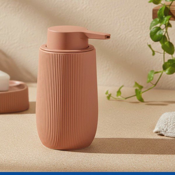 Brązowy plastikowy dozownik do mydła 400 ml Fablo – Wenko-image-1
