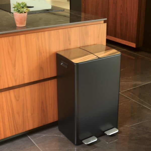 Stalowy kosz na śmieci 2x30 l do segregacji odpadów/z pedałem w kolorze matowej czerni   Aliya – Spirella-image-3