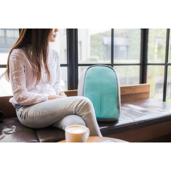 Jasnozielony plecak antykradzieżowy XD Design Bobby Compact-image-1