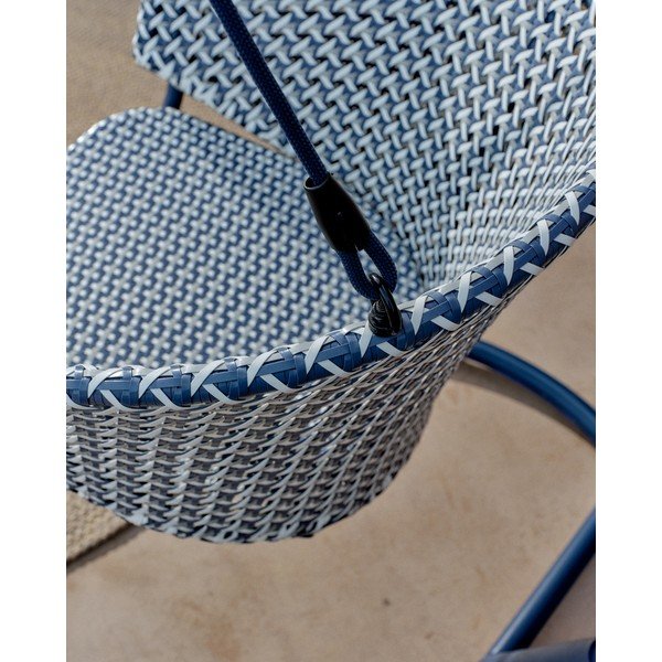 Niebieski rattanowy wiszący fotel ogrodowy Saliga – Kave Home-image-4