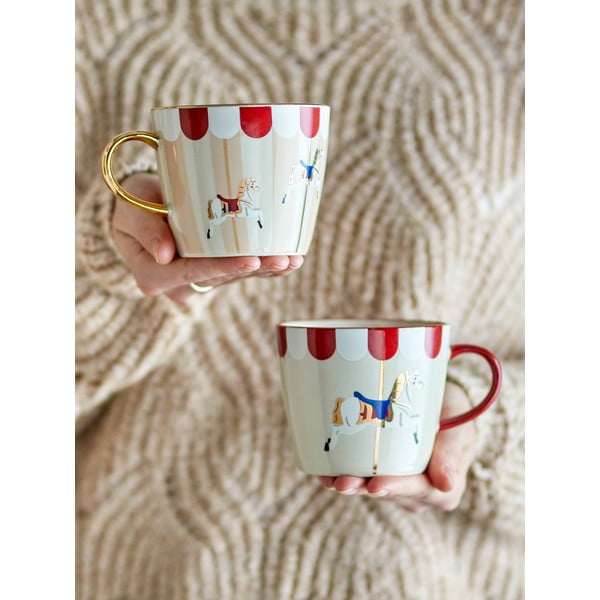 Kremowe kamionkowe kubki ze świątecznym motywem zestaw 2 szt. 300 ml Merry-go-round – Bloomingville-image-1