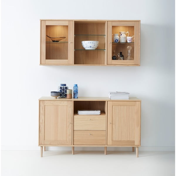 Zestaw wiszącej witryny z oświetleniem i komody w dekorze dębu 133x136 cm Mistral – Hammel Furniture-image-1
