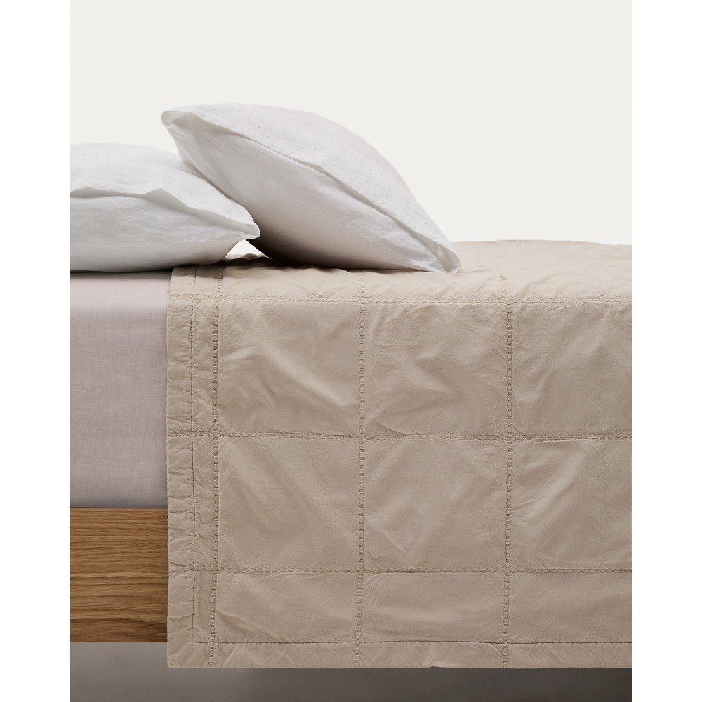 Jasnobrązowa bawełniana narzuta pikowana 180x260 cm Isor – Kave Home (zdjęcie 3)