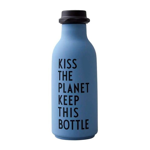 Niebieska butelka na wodę Design Letters Kiss, 500 ml