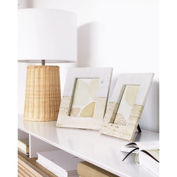 Biała kamienna ramka stojąca 18x23 cm Uria – Kave Home-image-1