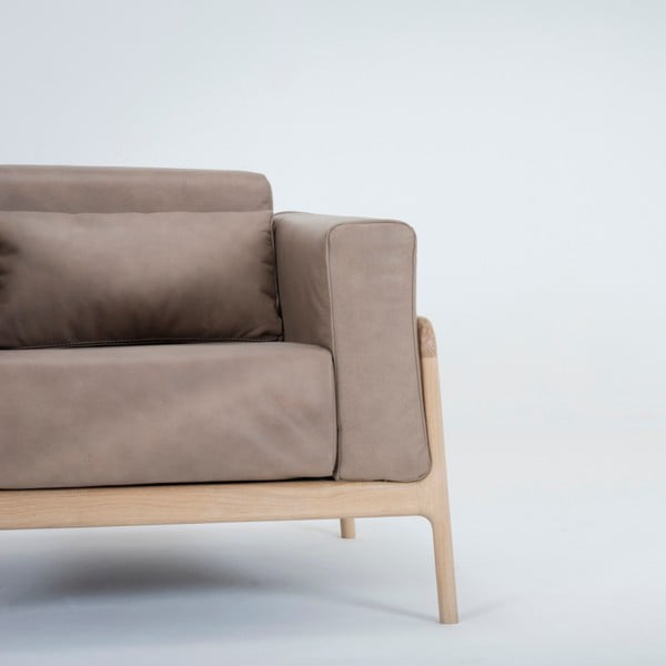 Jasnobrązowy fotel z konstrukcją z litego drewna dębowego Gazzda Fawn-image-3