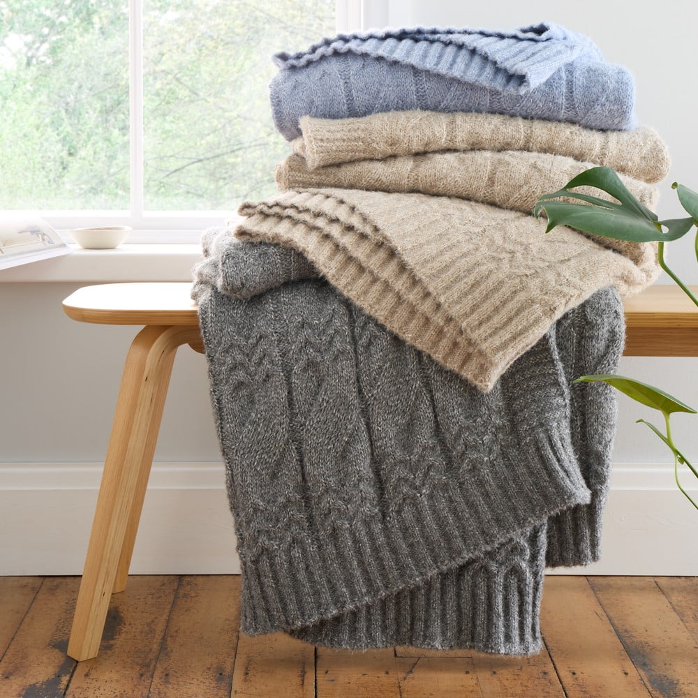 Beżowy koc dzianinowy 150x200 cm Cable Knit – Bianca (zdjęcie 5)