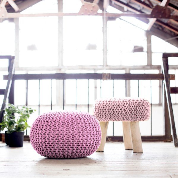 Jasnoróżowy taboret z drewna eukaliptusa HF Living Nature-image-1