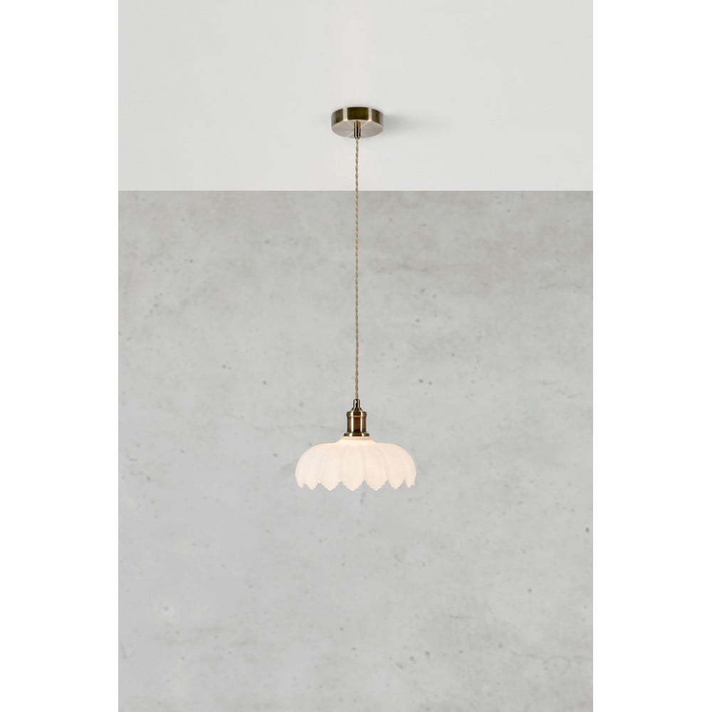 Lampa wisząca w biało-mosiężnym kolorze ze szklanym kloszem ø 25,5 cm Kurage – Markslöjd (zdjęcie 4)