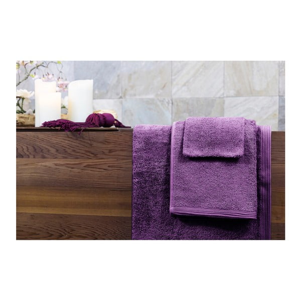 Komplet dwóch fioletowych ręczników i ręcznika kąpielowego Jalouse Maison Violet
