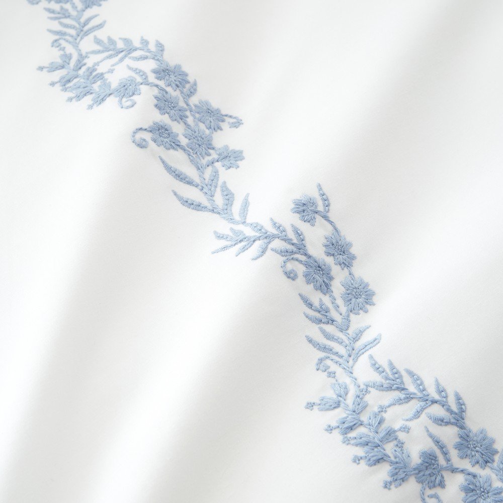 Biała pościel jednoosobowa z perkalu bawełnianego 135x200 cm Camille Embroidered Floral – Bianca (zdjęcie 5)