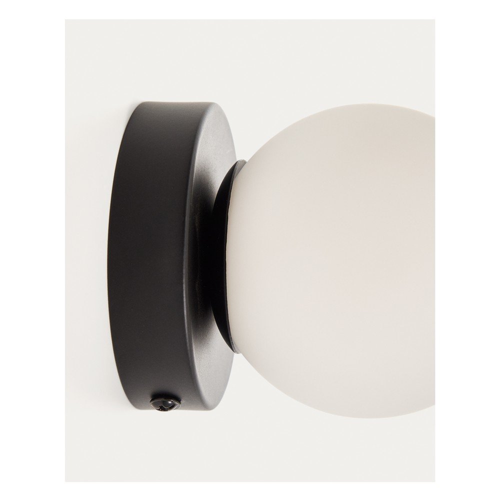 Biały/czarny metalowy kinkiet ø 8 cm Brisia – Kave Home (zdjęcie 3)