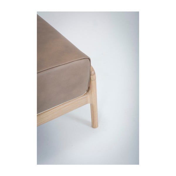 Jasnobrązowy podnóżek z konstrukcją z litego drewna dębowego Gazzda Fawn-image-3