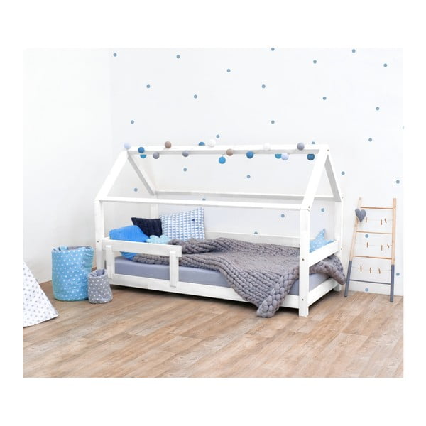 Białe łóżko dziecięce z bokami z naturalnego drewna świerkowego Benlemi Tery, 80x190 cm