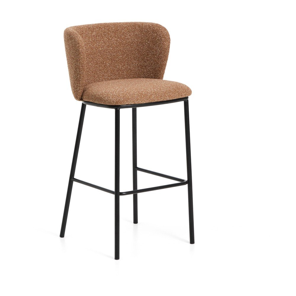 Tapicerowany hoker w kolorze terakoty (wysokość siedziska 75 cm) Ciselia – Kave Home