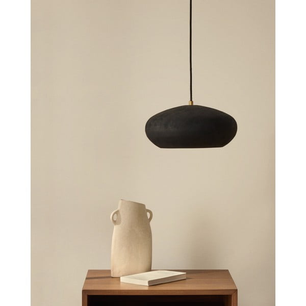 Czarna lampa wisząca z metalowym kloszem ø 30 cm Inda – Kave Home-image-1