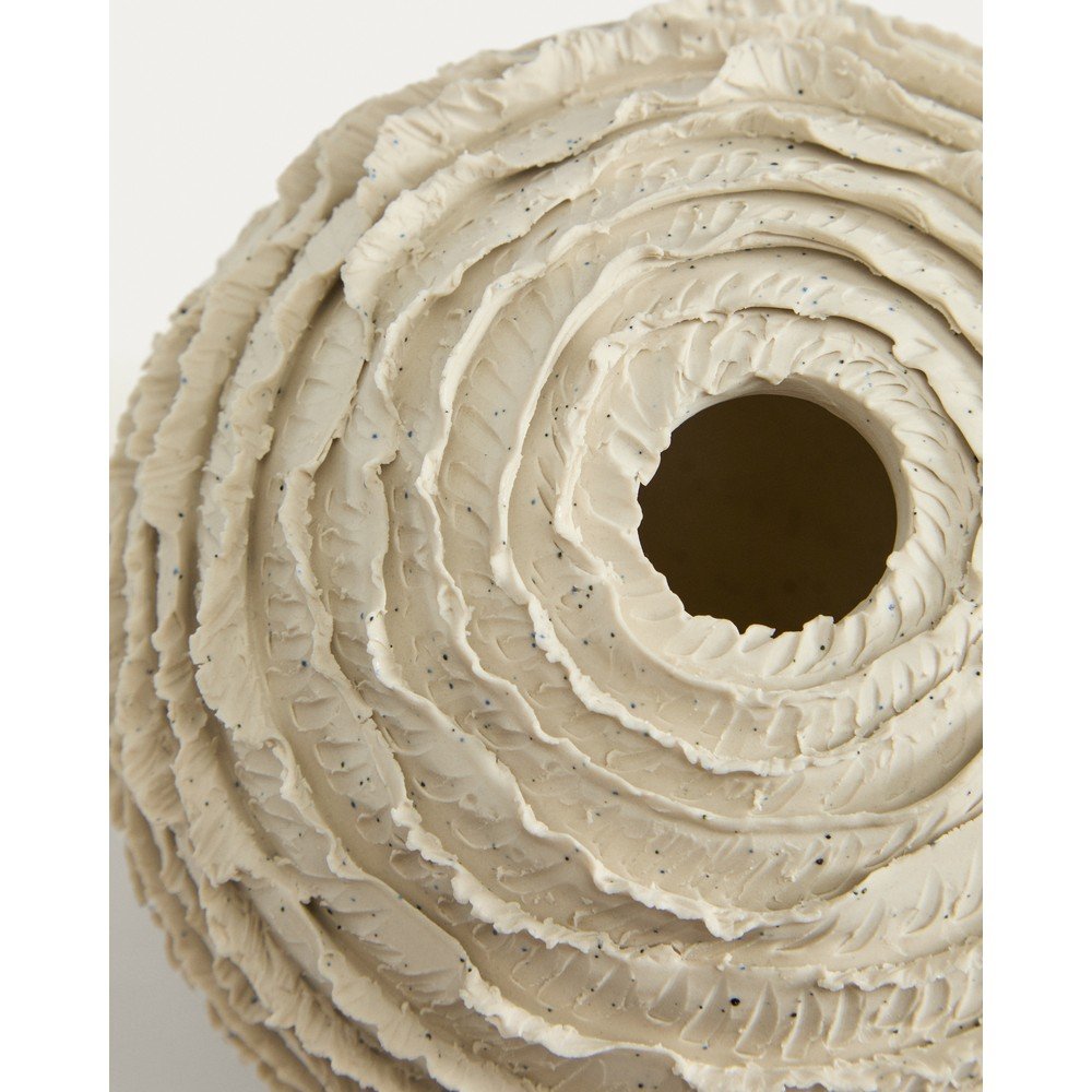 Kremowy ceramiczny ręcznie wykonany wazon (wysokość 15,5 cm) Evania – Kave Home (zdjęcie 6)