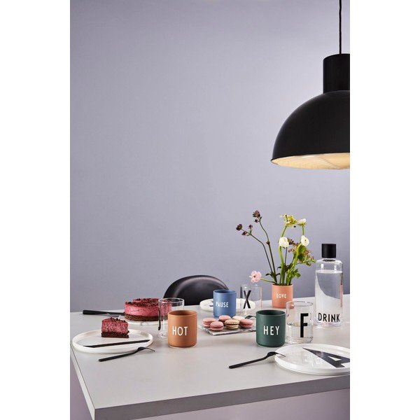 Ciemnozielony porcelanowy kubek 300 ml Hey – Design Letters-image-3