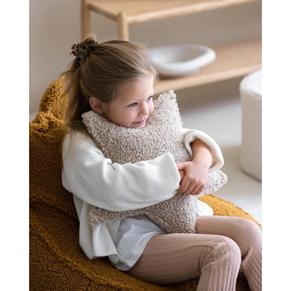 Jasnobrązowa poduszka na sofę dziecięcą z materiału bouclé Star – Wigiwama-image-1