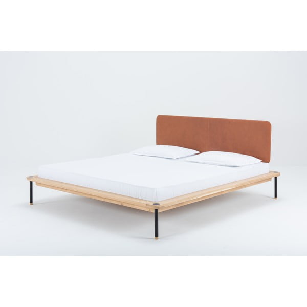 Brązowe/naturalne łóżko dwuosobowe z litego drewna dębowego ze stelażem 160x200 cm Fina – Gazzda-image-4